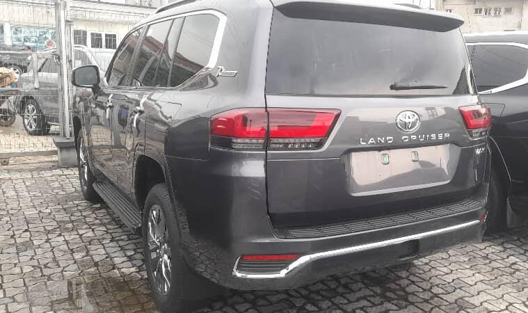 2022 LAND CRUISER RPICE: #160,000,000