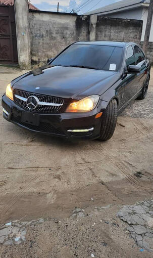 2012 MERCEDES C300 PRICE: #8,000,000